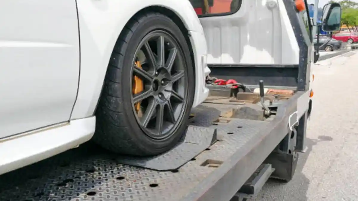 Berita - Waspada Mobil Mogok Saat Mudik Lebaran, Towing Express Jadi Solusi