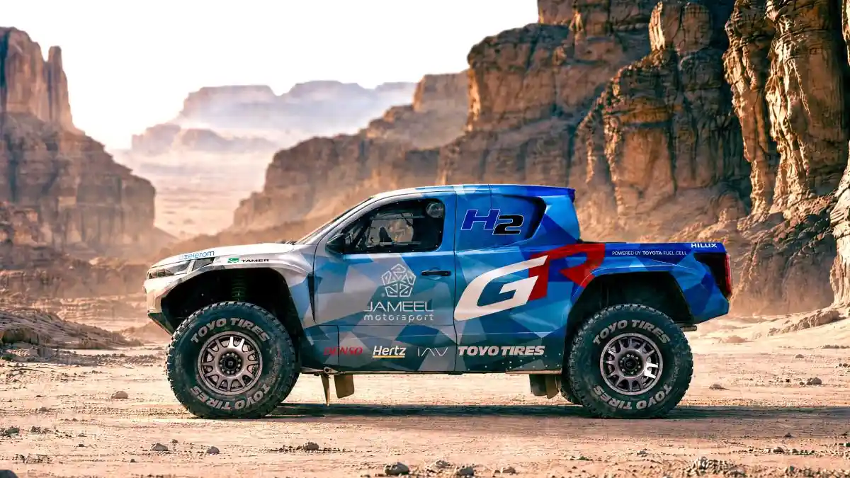 Foto - Toyota Hilux Ikut Dakkar Rally Lagi Pakai Teknologi Fuel Cell