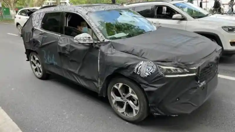 Foto - Geely Siapkan FX11 Sebagai SUV Hybrid Paling Mewah