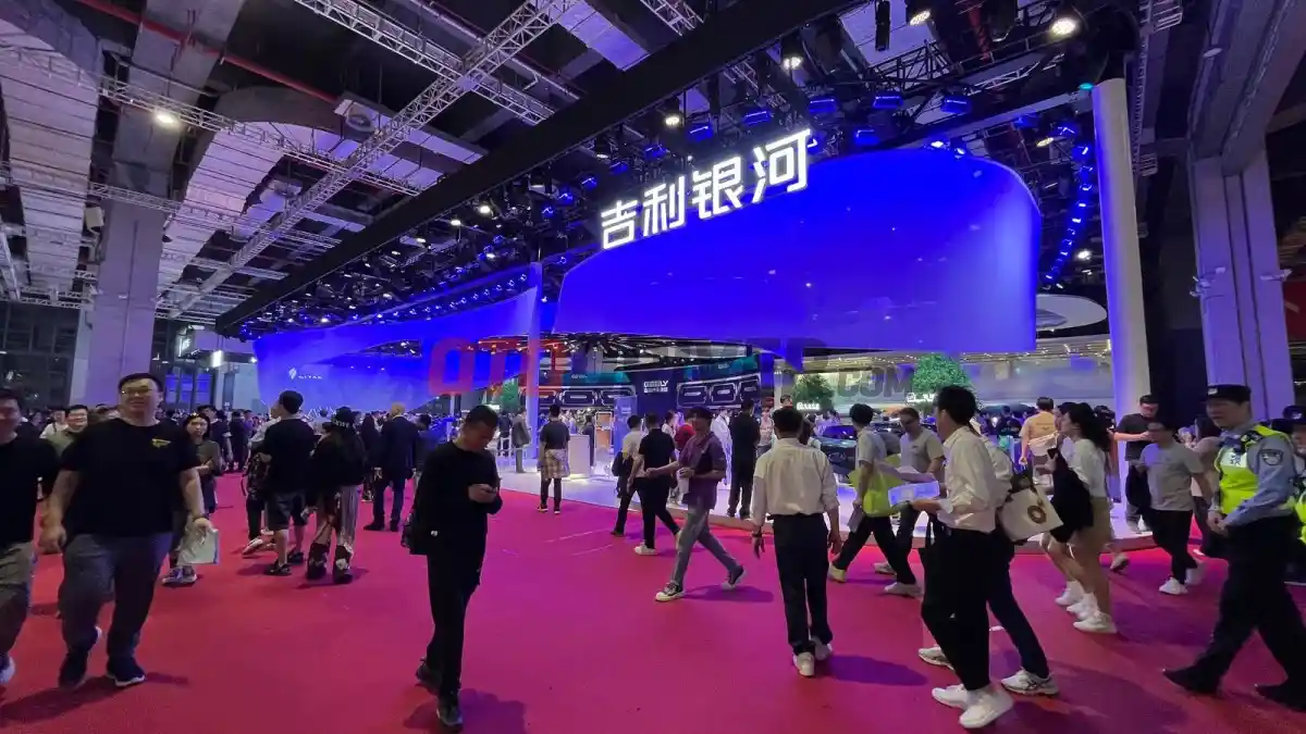 Berita - Melihat Booth Geely Di Auto Shanghai 2025, Ada Mobil Yang Bisa Berenang