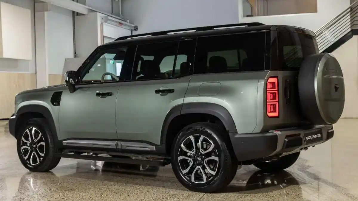 Foto - Tantang Land Cruiser dan Patrol, Geely Battleship Tawarkan Sesuatu Yang Beda