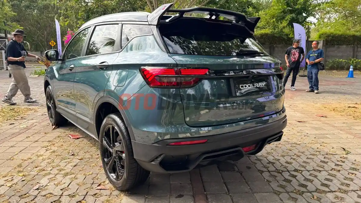 Foto - Geely Coolray Resmi Diperkenalkan di Indonesia, Kompak SUV Turbo