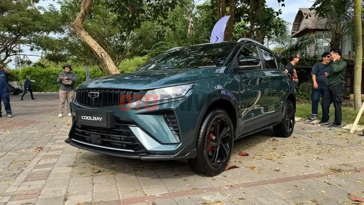 Foto - Geely Nekat Hadikan SUV ICE Turbo di Era EV dan Hybrid, Ini Alasannya