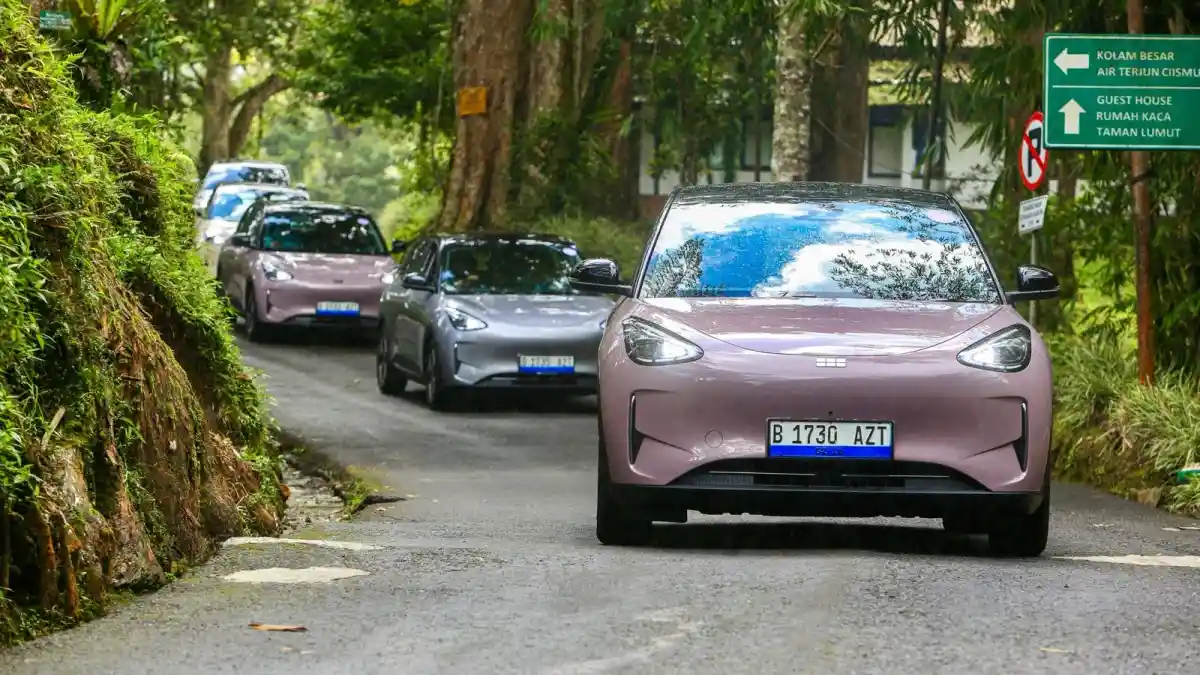 Foto - Mencoba EV Entry Level Geely Jakarta-Cibodas