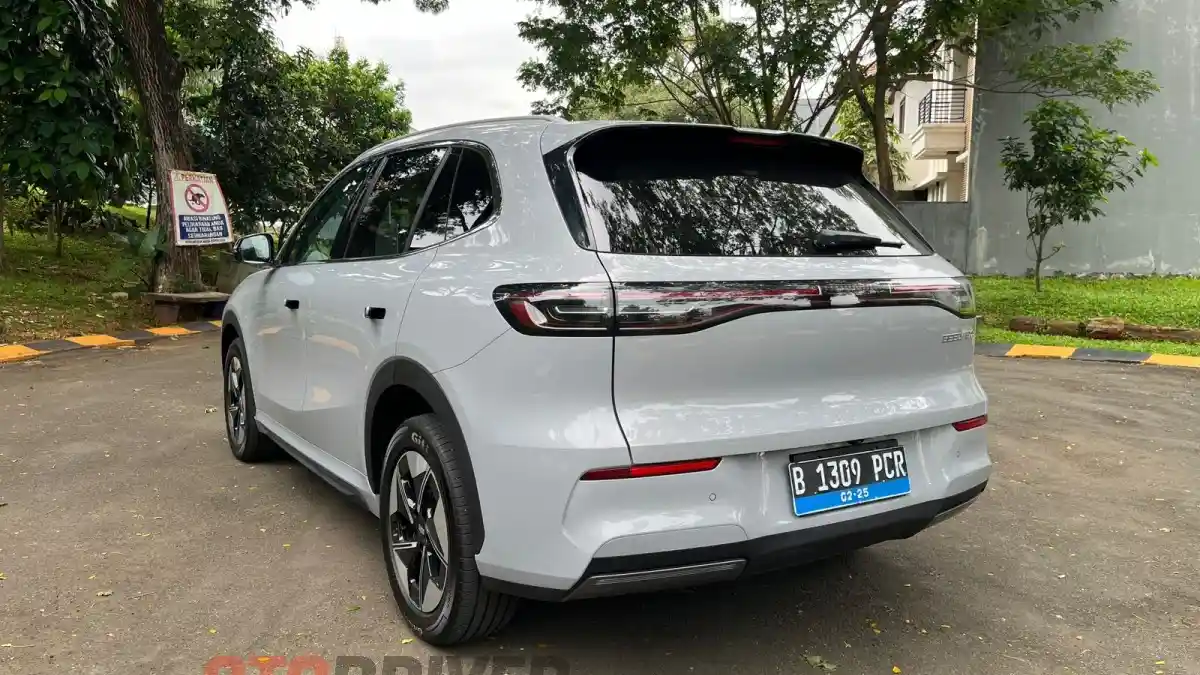 Foto - FIRST DRIVE: Geely EX5