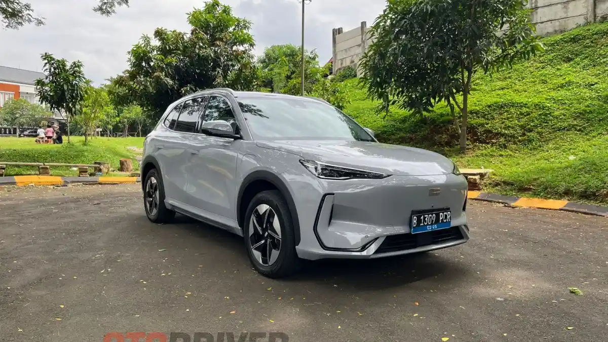 Foto - FIRST DRIVE: Geely EX5