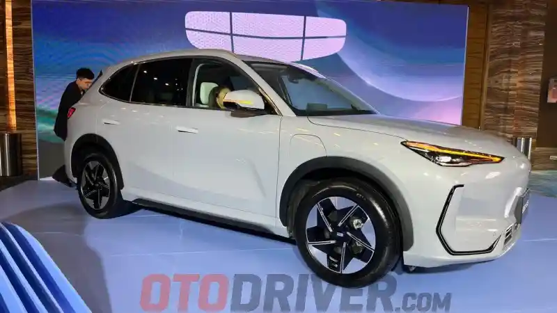Foto - Geely Resmi Hadir Di Indonesia, Bawa EX5 Sebagai Pesaing BYD Atto 3 Cs (27 FOTO)