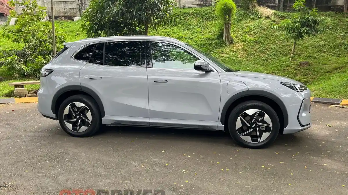 Foto - FIRST DRIVE: Geely EX5