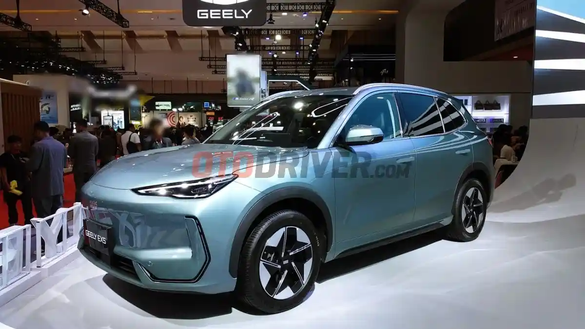 Foto - Proton Akhirnya Meluncurkan EV, Perkenalkan e.MAS 7