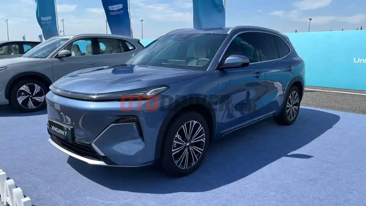 Foto - Melihat SUV PHEV Geely Starwish 7, Bisa Tempuh Jarak Hingga 1.420 KM