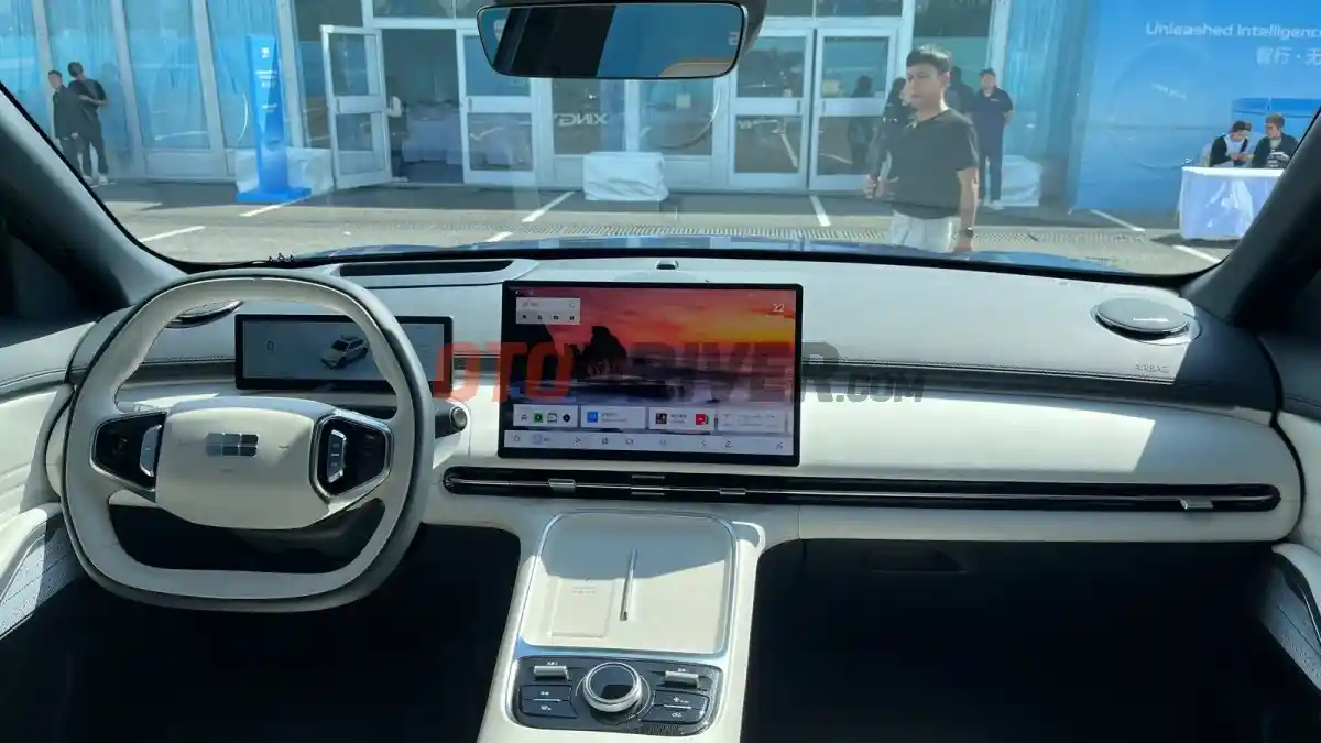 Foto - Melihat SUV PHEV Geely Starwish 7, Bisa Tempuh Jarak Hingga 1.420 KM