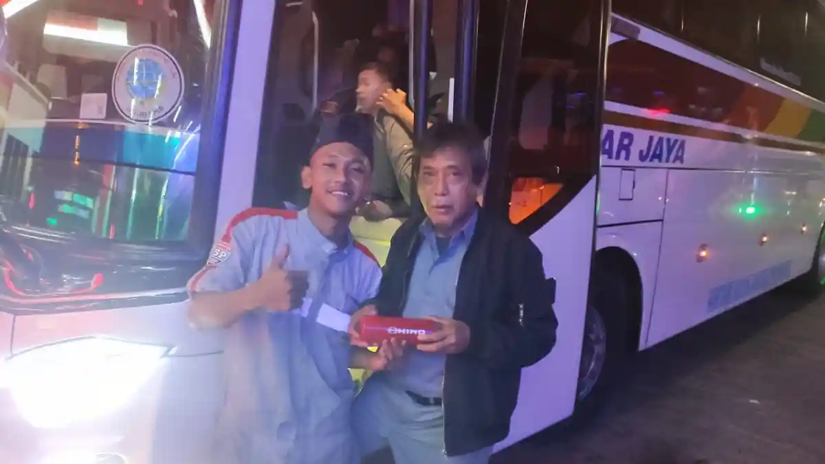Berita - Posko Mudik Bus Hino di Jawa dan Sumatera 
