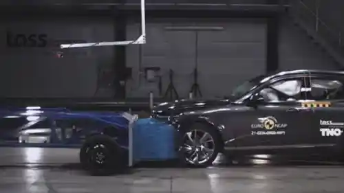 Crash Test - VIDEO: Crash Test Genesis GV70 (Euro NCAP)