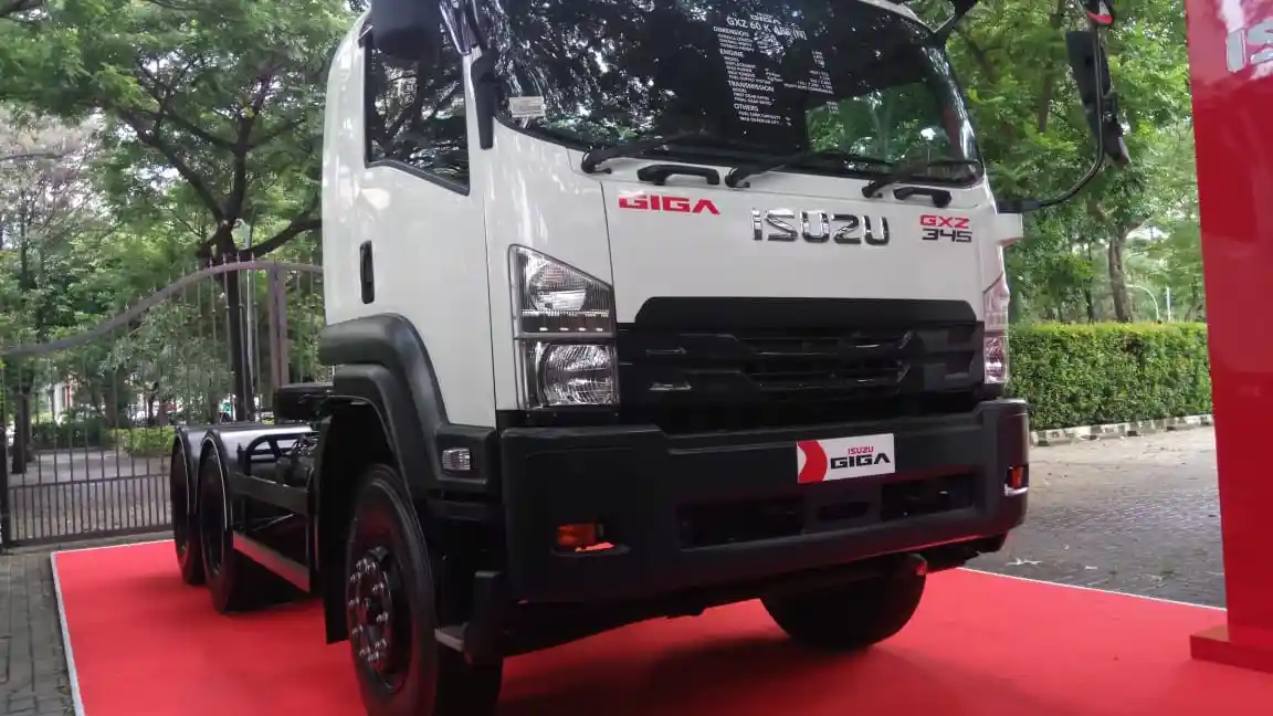 Berita - Tractor Head Giga GXZ 60 K ABS Solusi ODOL Terbaru dari Isuzu.
