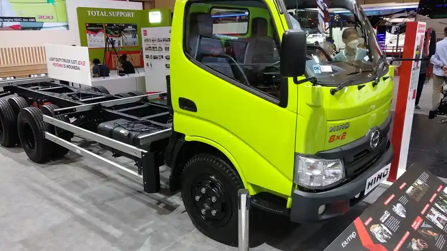 Foto - Produksi Dan Jualan Kendaraan Komersial Naik Terus 