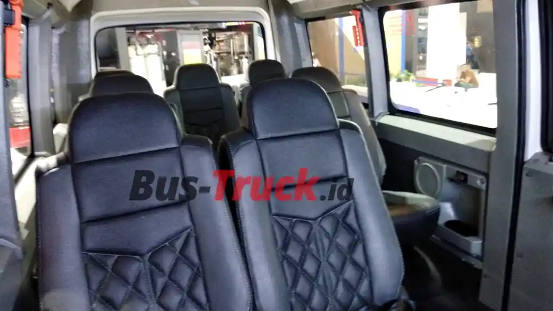 Foto - Isuzu Traga, ‘Pewaris’ Panther Sebagai People Mover