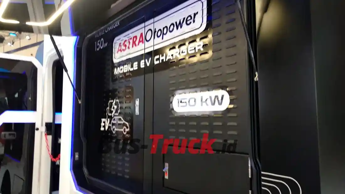 Foto - Isuzu Rilis ELF Mobile EV Charger Di GIIAS 2024