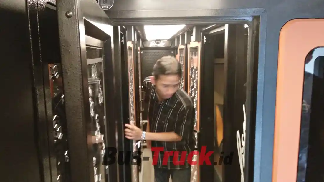 Foto - Bus Double Decker Dan Sleeper Kini Makin Sempit?