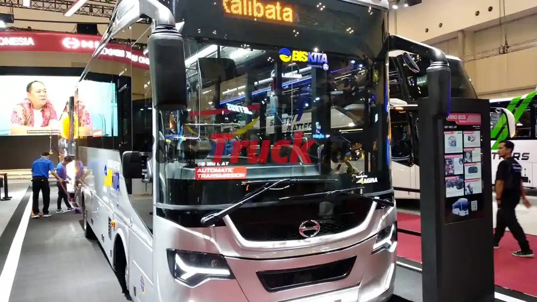 Foto - Penjualan Tiga Raksasa Truk Di GIIAS 2024