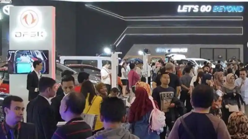 Foto - Asyik! Masuk GIIAS Surabaya 2018 Gratis dan Free Cuci Mobil