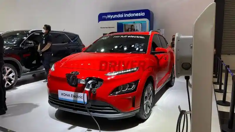 Foto - Deretan Mobil Listrik Yang Mencuri Perhatian di GIIAS Surabaya 2021