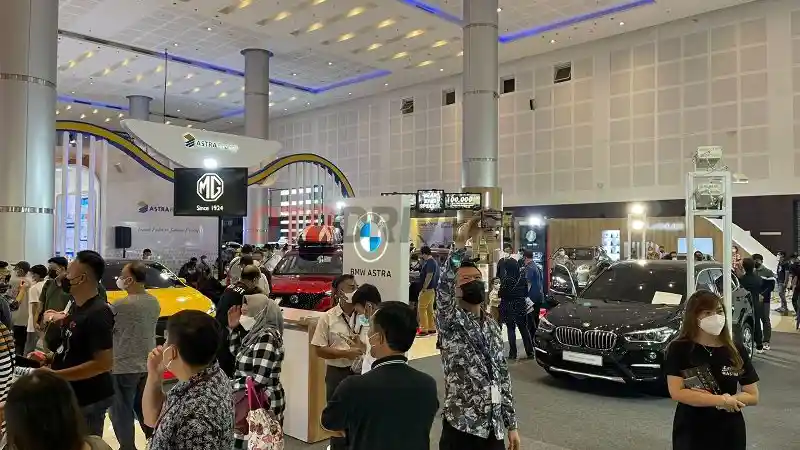 Foto - GIIAS Surabaya Resmi Dibuka, Seluruh Penjualan Tiket Disumbangkan Kepada Korban Erupsi Semeru