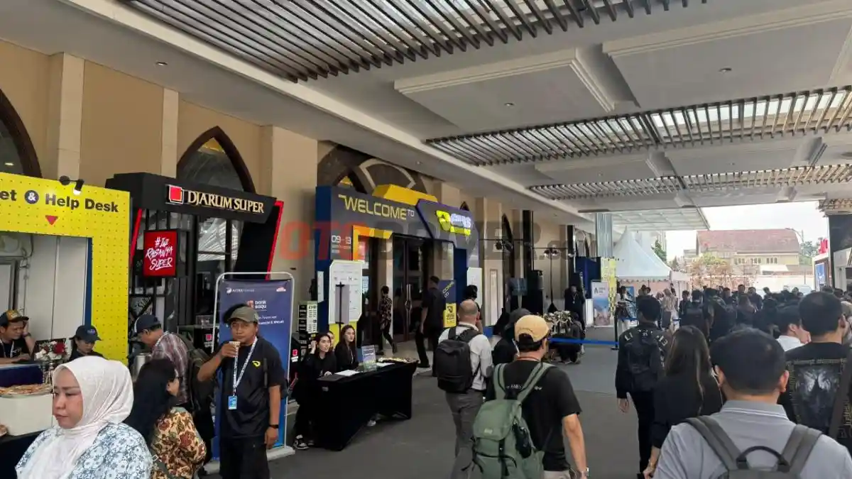 Foto - GIIAS Bandung Resmi Dibuka, Warga Jabar Jadi Lebih Dekat Meihat Mobil Baru dan Diskon Pembelian