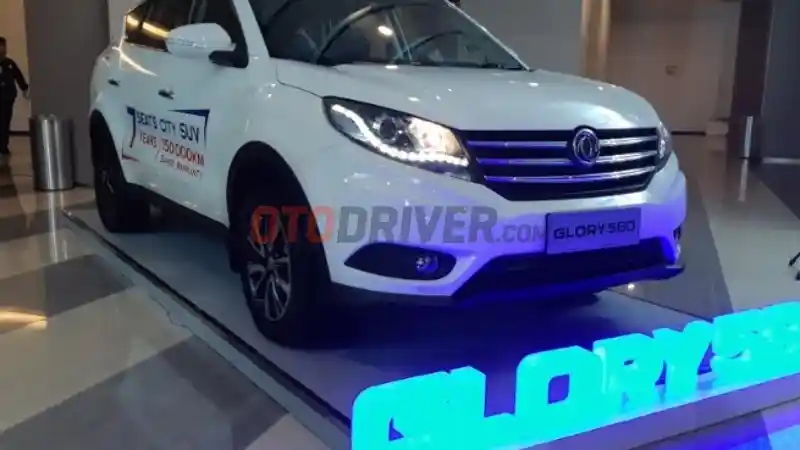 Foto - SUV Merek Cina Sibuk Saingan Fitur Voice Command
