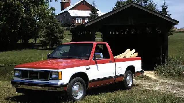 Foto - Chevrolet S10, Saudara LUV dan Blazer