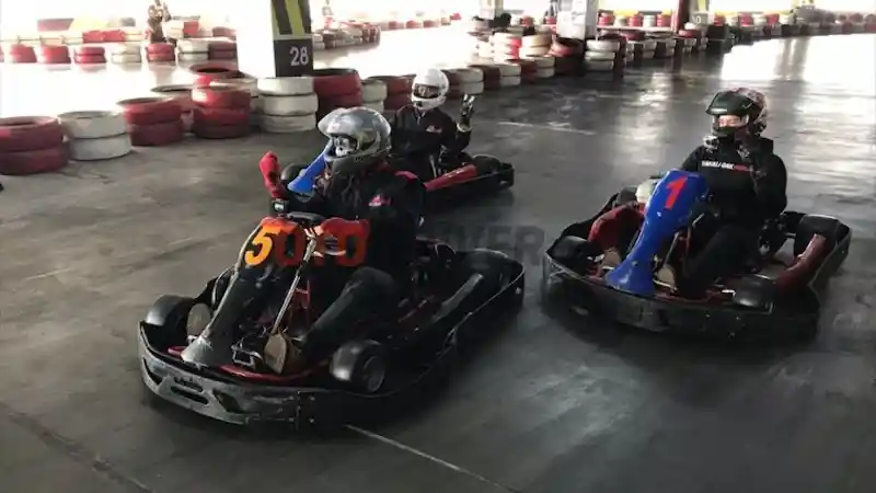 Foto - Motomobi Gelar Balapan Gokart, Kru OtoDriver Dominasi Podium Kemenangan
