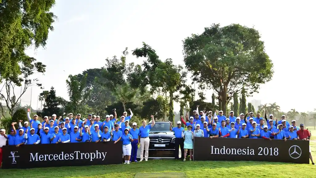Berita - Mercedes-Benz Apresiasi Konsumennya dengan Golf