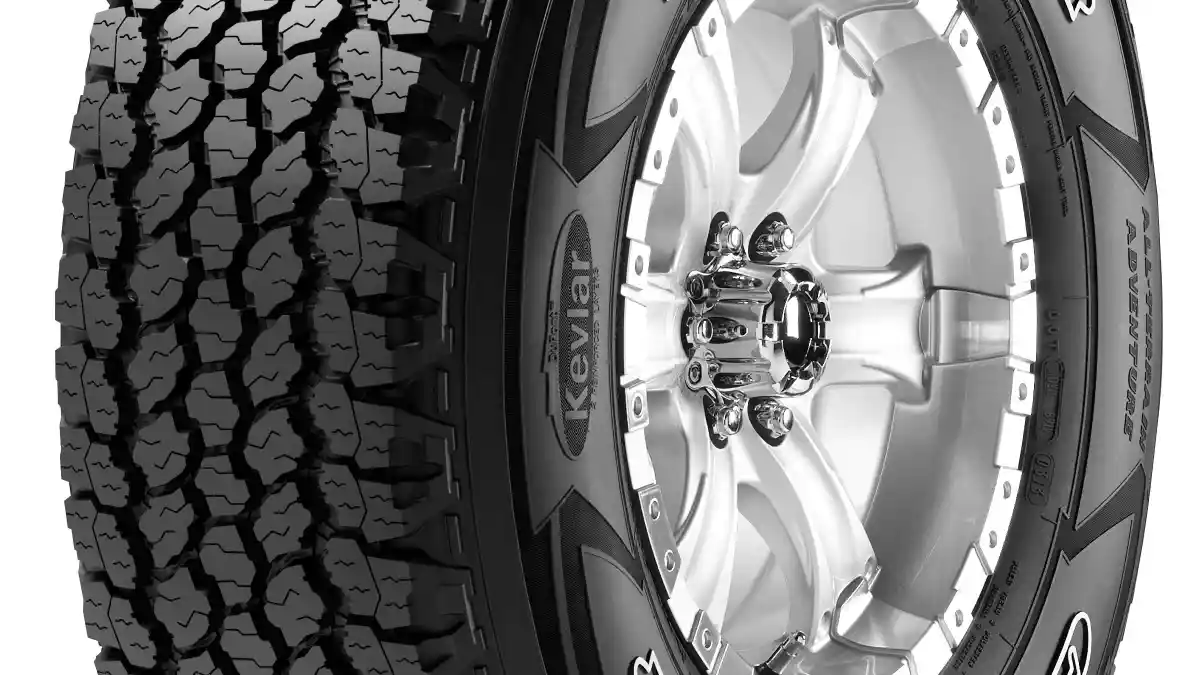 Foto - Jeep Wrangler Model 2018 Resmi Pakai Ban Jenis ini Sebagai Bawaan