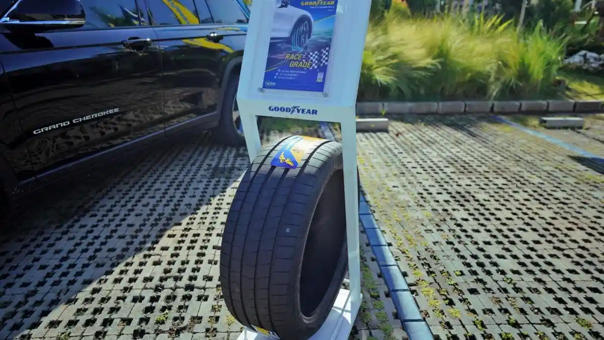 Foto - Goodyear Eagle F1 Asymmetric 6, Ban SUV Mewah Dirilis Dengan Banderol Mulai Rp 2,8 Juta