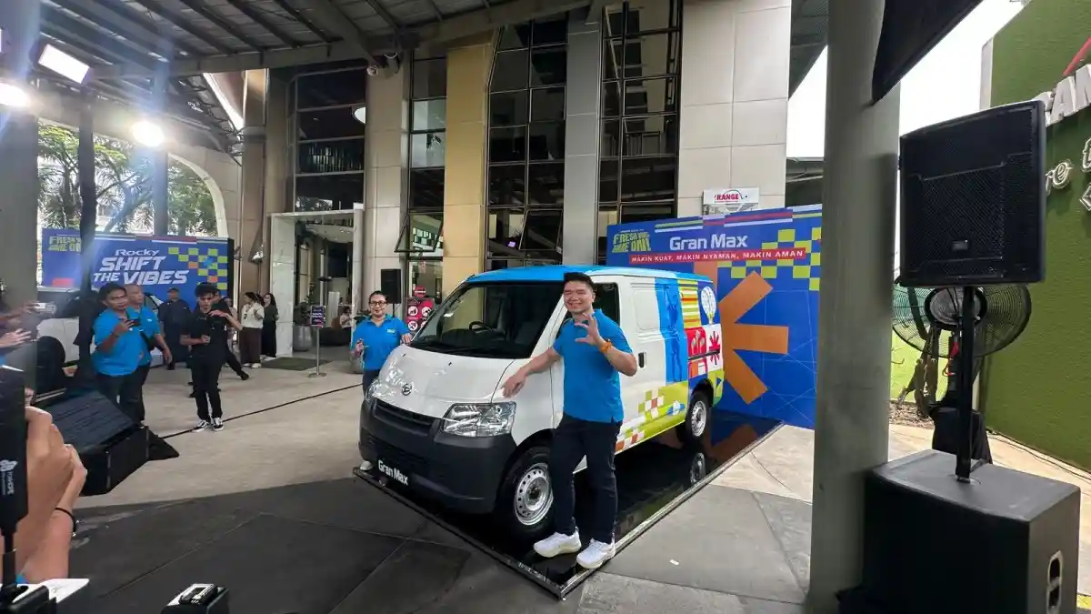 Foto - Daihatsu Luncurkan Gran Max Blind Van Terbaru, Mobil Niaga Pertama di Kelasnya dengan Transmisi Otomatis