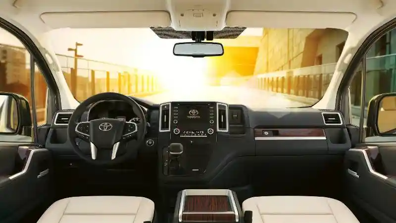 Foto - Bukan Alphard, Ini Adalah MPV Mewah Dari Platform HiAce 