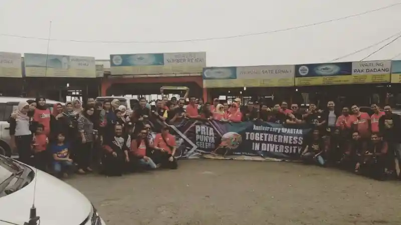 Foto - Komunitas Nissan Livina Gelar Touring ke Mandalawangi