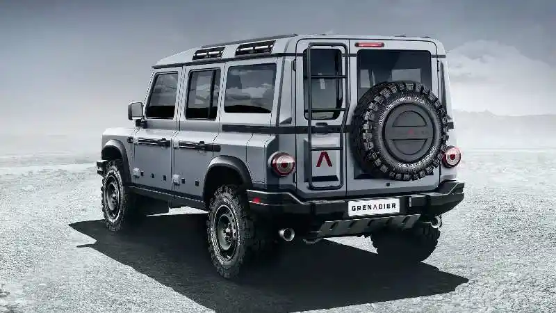 Foto - Interior Eneos Grenadier, Fokus Pada Kepraktisan Tapi Tetap Canggih