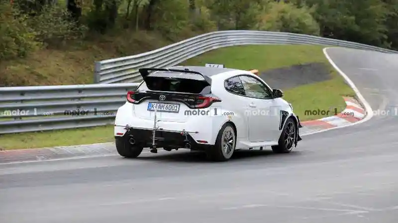 Foto - Toyota Sedang Kembangkan Versi ‘Hardcore’ GR Yaris 