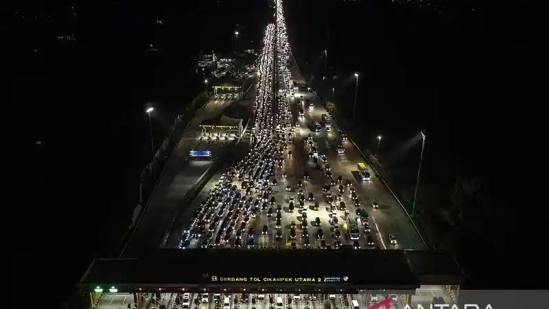 Berita - Sudah Hampir Sejuta Kendaraan Keluar Jabodetabek Lewat Tol 
