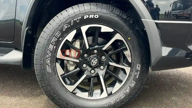 Tips - 6 Tips Merawat Ban Mobil Agar Lebih Awet