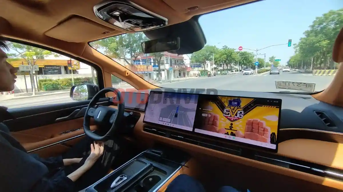 Foto - Merasakan Langsung Wey 80, Pesaing Denza D9 dan Alphard