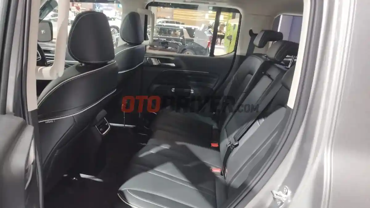 Foto - Spek Mentereng, GWM Tank 300 Diesel Dijual Rp 598 Juta, Bikin Pajero Sport Dan Fortuner Ketar-Ketir