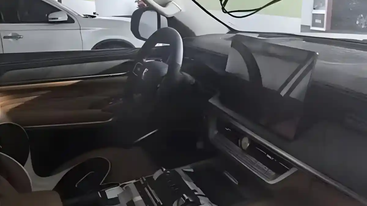 Foto - GWM Tank 500 Facelift Sudah Beredar Dengan Fitur Lidar