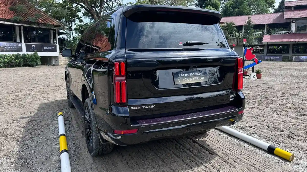 Foto - GWM Perkenalkan Tank 500 Diesel Yang Serba Hitam