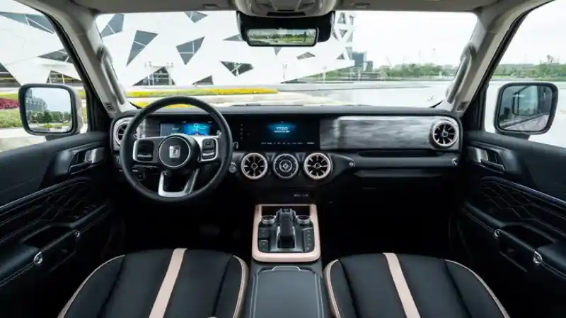 Foto - Great Wall Tank 300, G-Class Ala Cina Segera Merangsek Pasar Indonesia