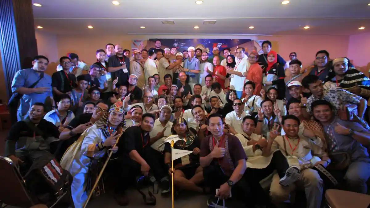 Foto - Toyota Owner Club Tak Sekedar Halal Bihalal, Juga Berkontribusi Positif