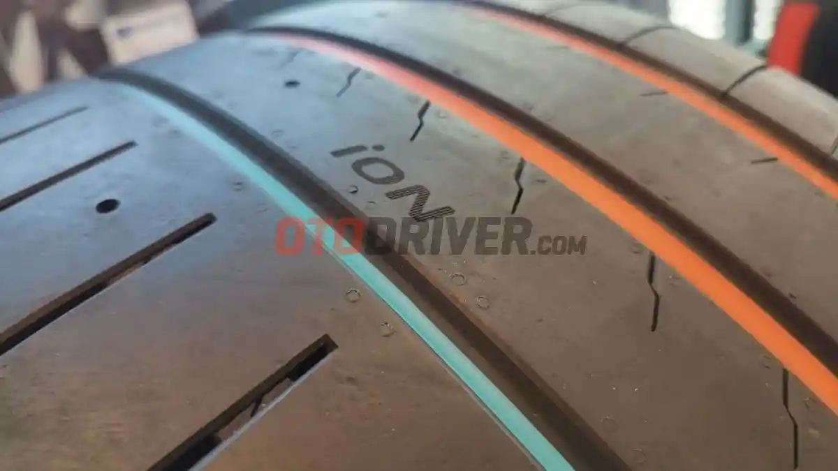 Berita - Ban Formula E Ada Garis Biru dan Orange. Apa Maksudnya?