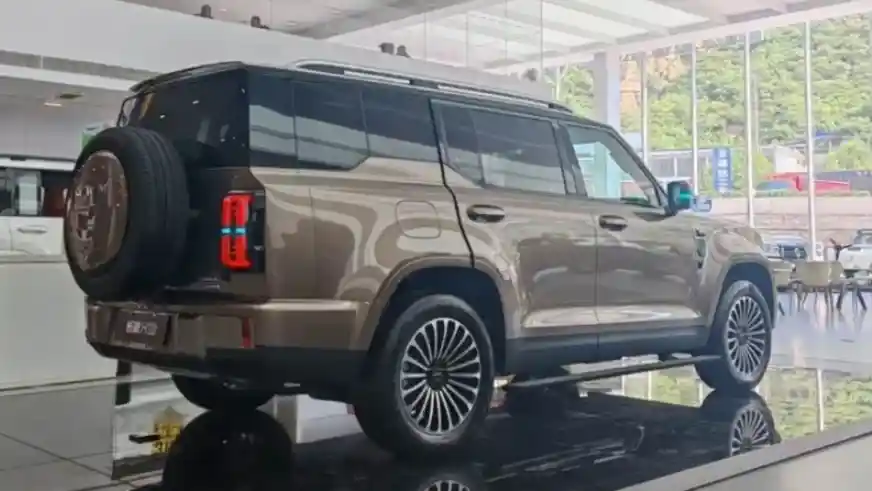 Foto - Ini Dia Haval H10, SUV Termewah GWM Yang Punya Panjang 5,3 Meter