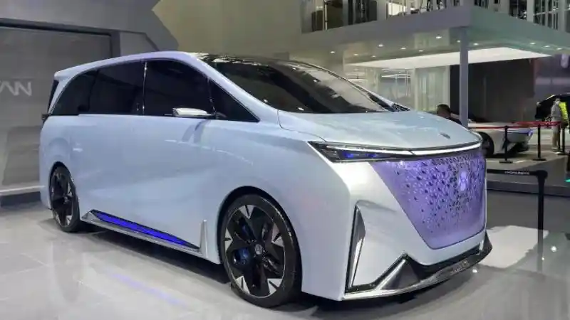 Foto - Rival Lexus LM, Muncul Dalam Mobil Listrik Dari Cina