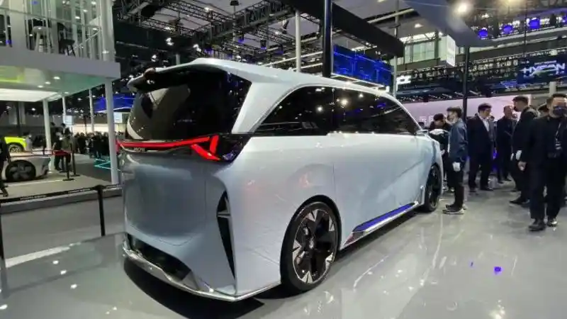 Foto - Rival Lexus LM, Muncul Dalam Mobil Listrik Dari Cina